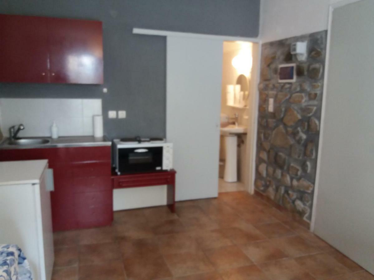 Studio In Garden Poros Town Exterior foto